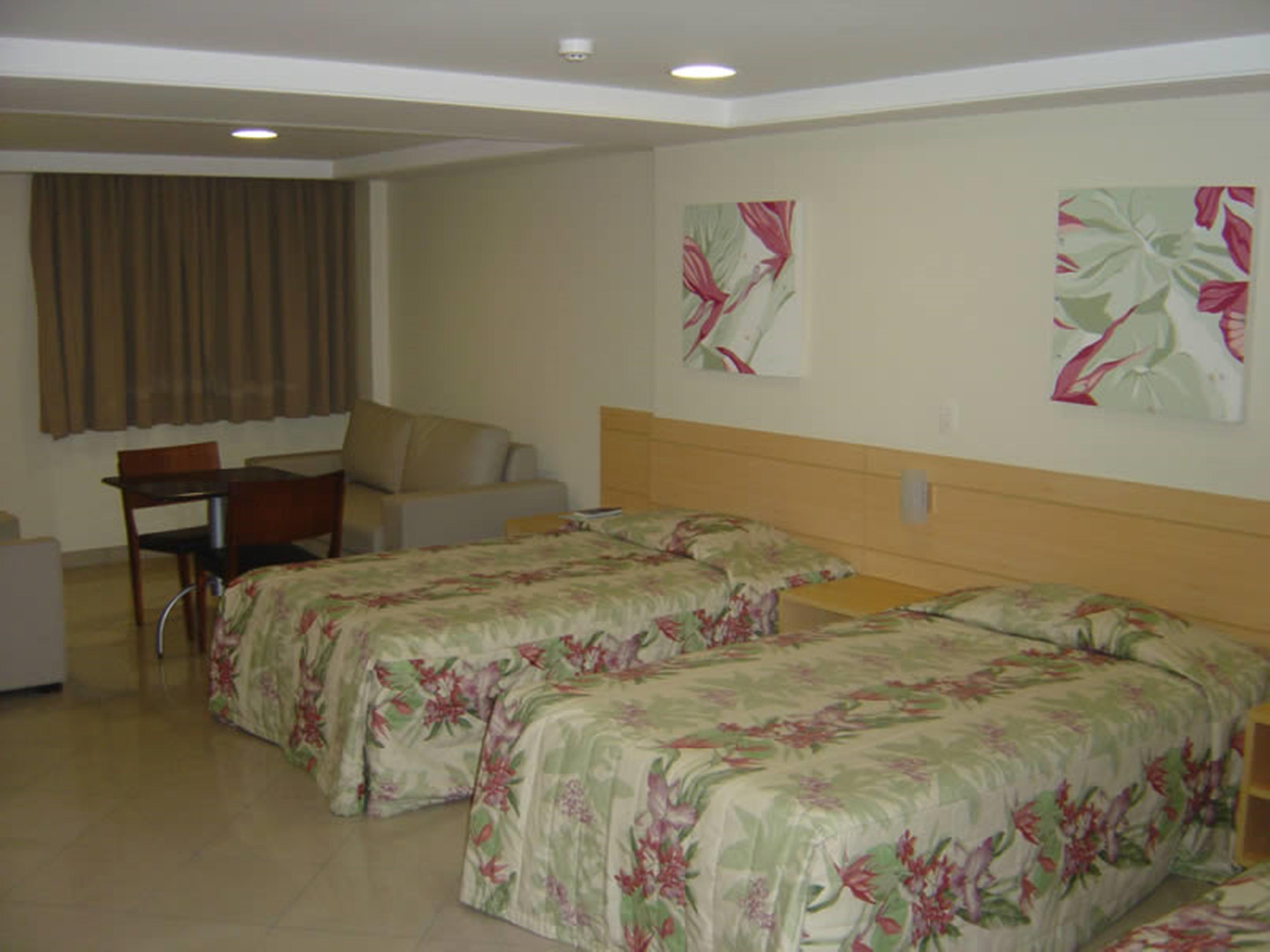 Hotel Domani กัวรูยุส ภายนอก รูปภาพ