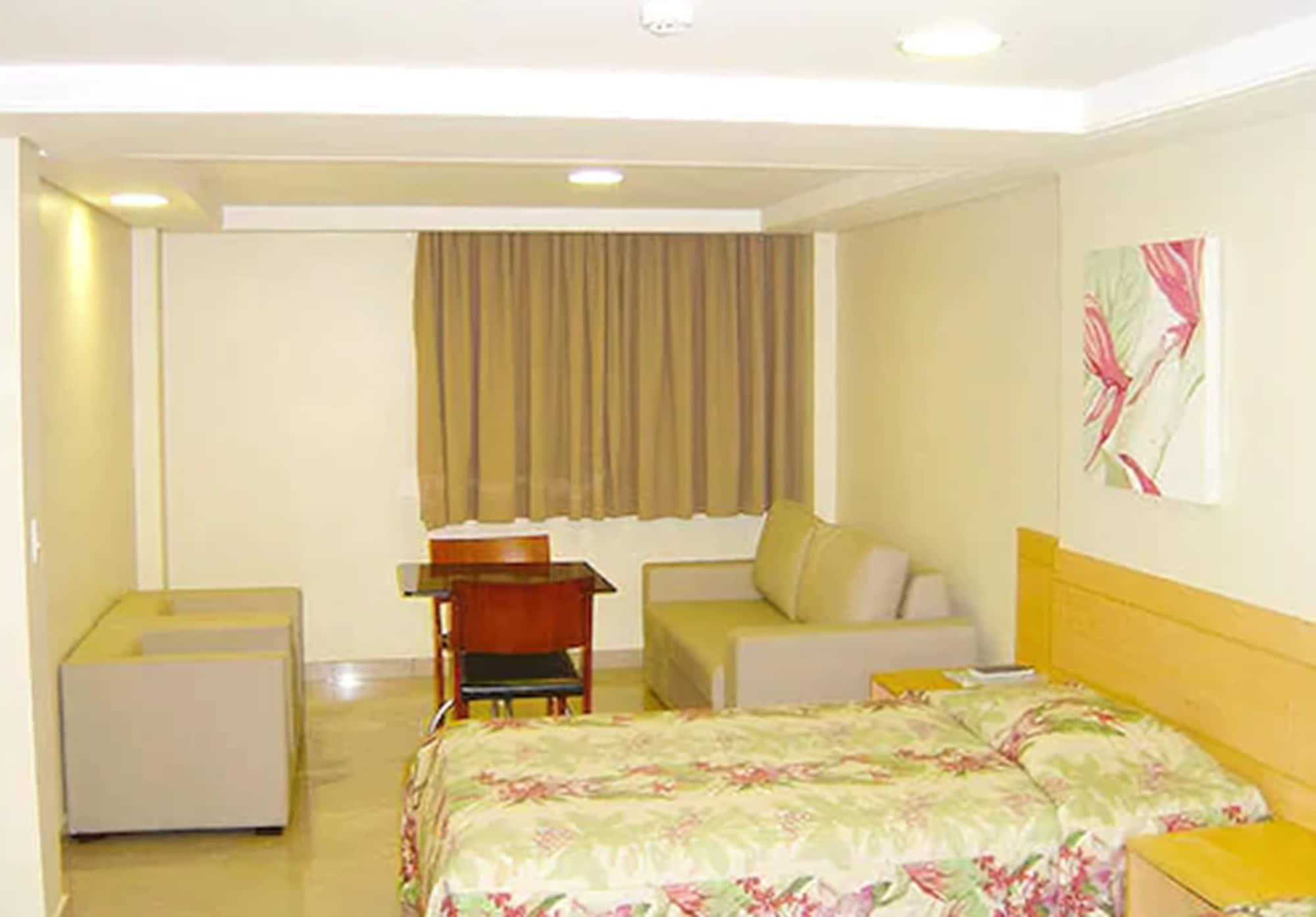 Hotel Domani กัวรูยุส ภายนอก รูปภาพ