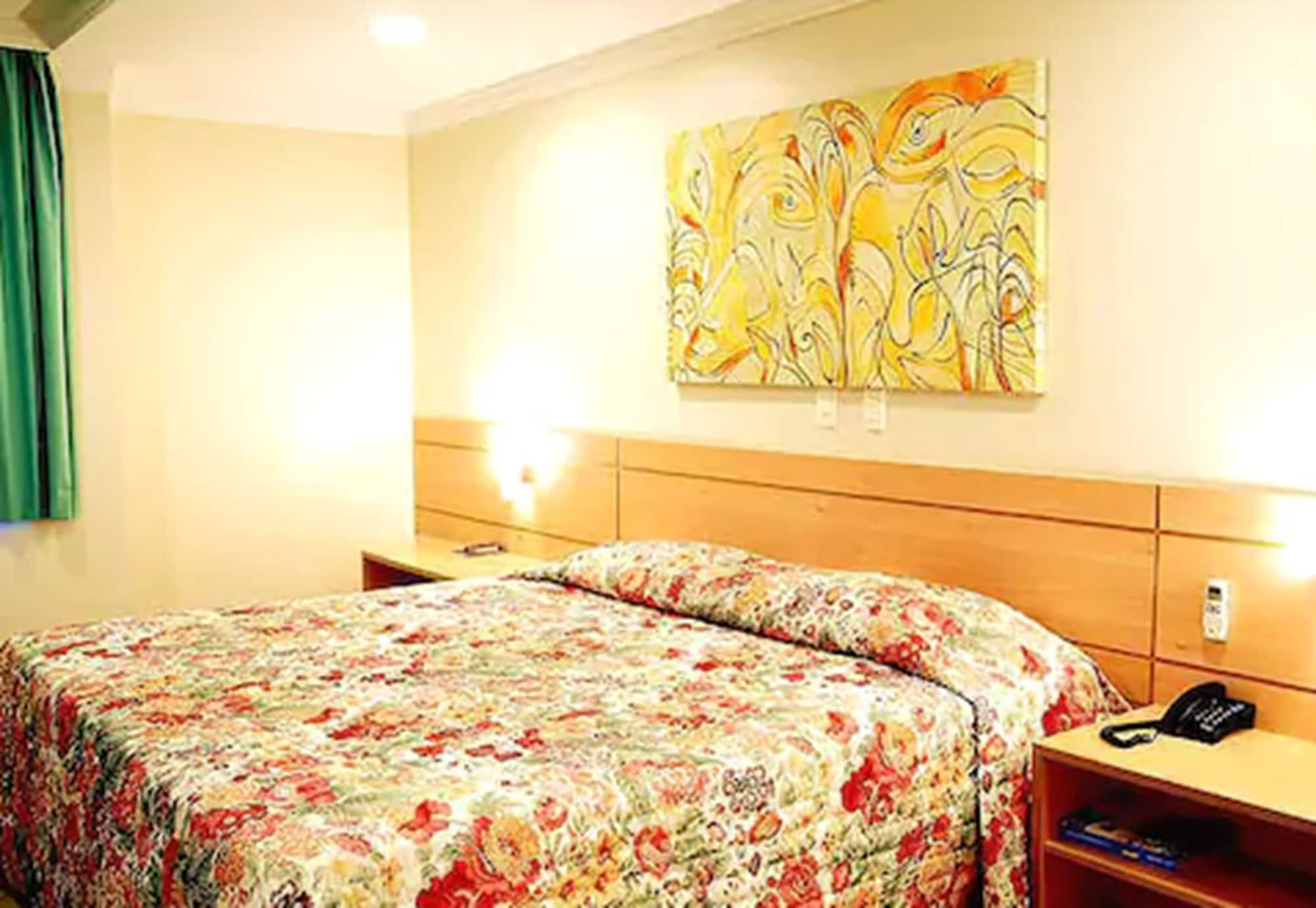 Hotel Domani กัวรูยุส ภายนอก รูปภาพ