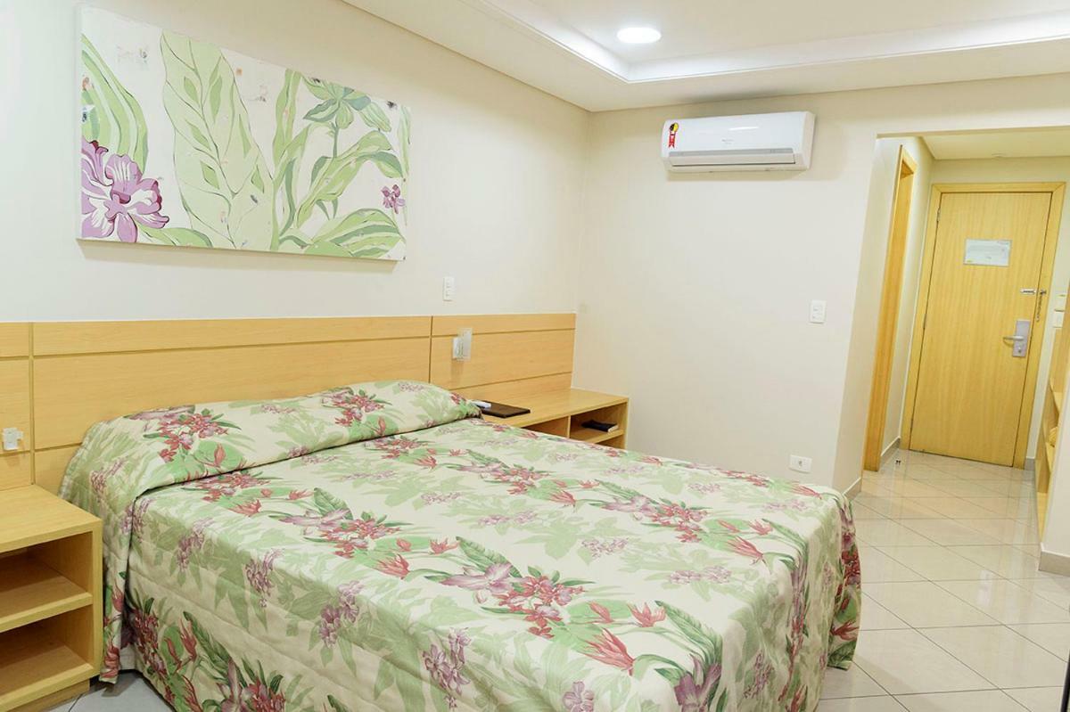 Hotel Domani กัวรูยุส ภายนอก รูปภาพ