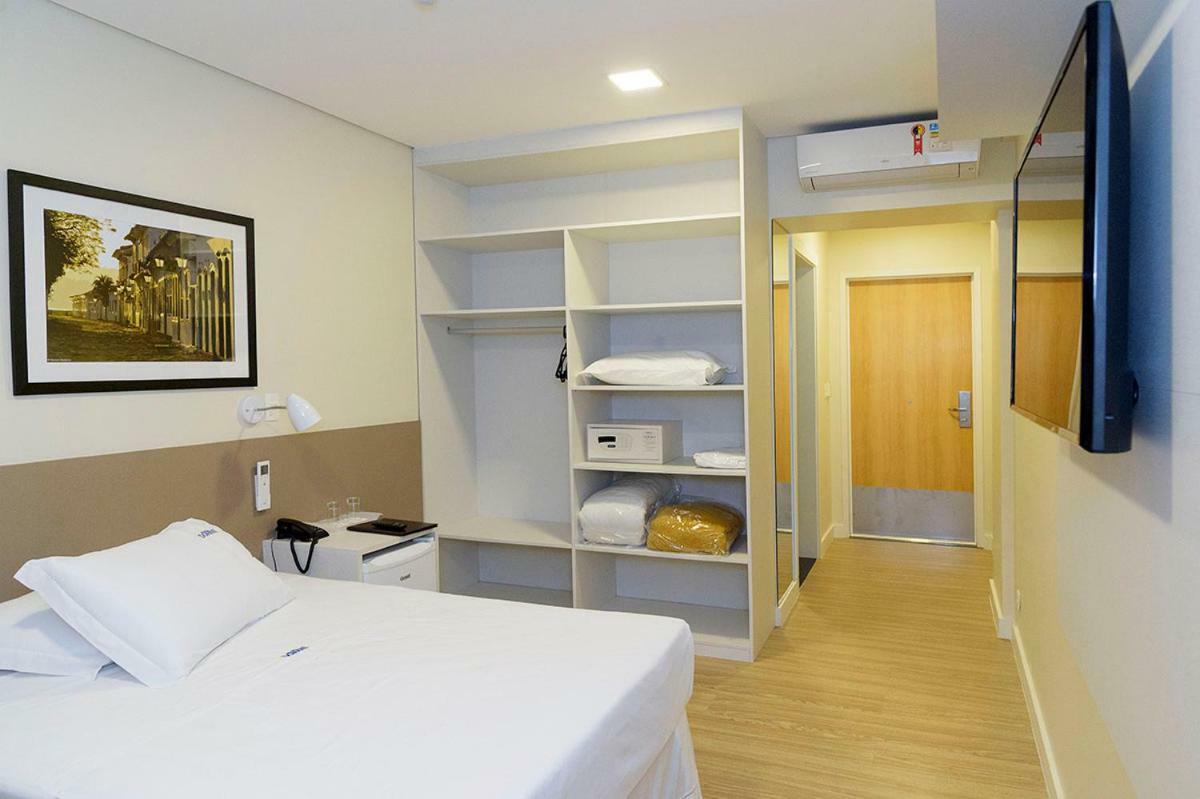 Hotel Domani กัวรูยุส ภายนอก รูปภาพ